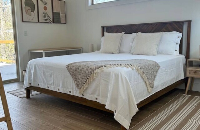 Cozy New Build in Asheville.
