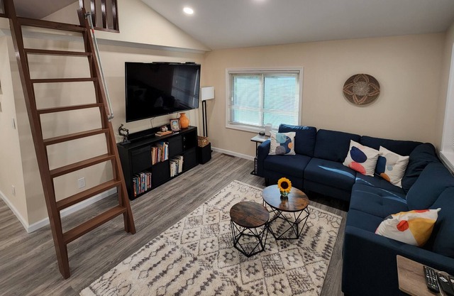 Cozy newly renovated house!