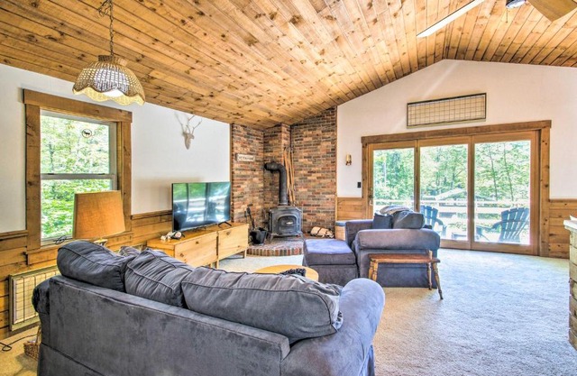 Cozy North Conway Home Walk to Slopes and Dtwn