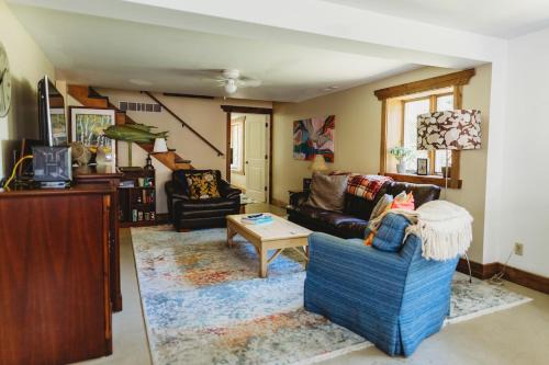 Cozy Oasis by Lake MI with Hot Tub