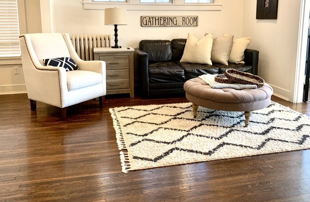 Cozy oasis in walkable neighborhood