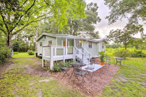 Cozy OBrien Home with Fire Pit and Patio Near Rivers!