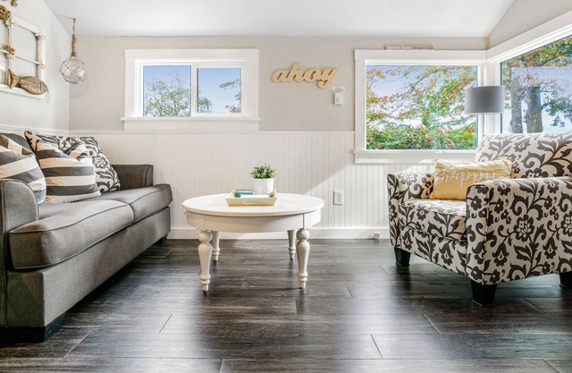 Cozy, Ocean View Cottage with Outdoor Seating & WiFi - Walk to the Beach!