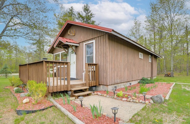 Cozy Onaway Vacation Rental w/ Deck & Fire Pit!