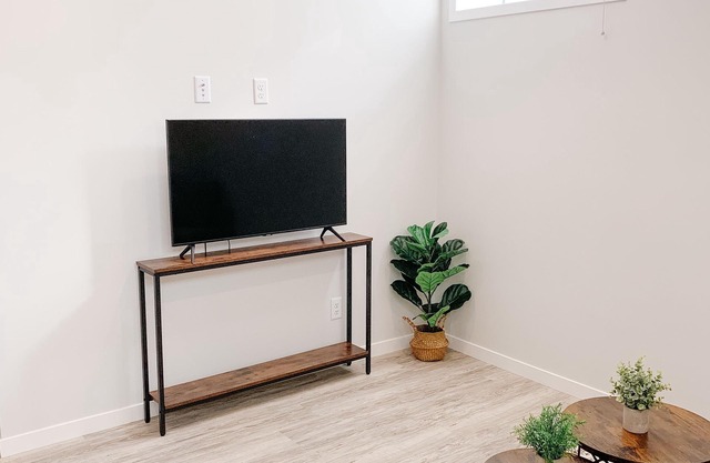 Cozy One Bedroom Basement Suite