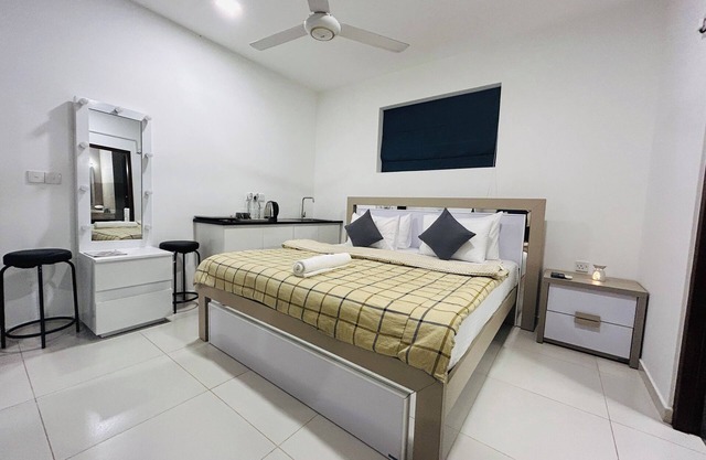 Cozy one-bedroom apartment in the welcoming Prime Residencies, Uswatakeiyawa.