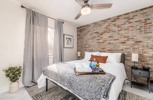 Cozy OSU/Short North 2B Condo, Walkable w/ Parking