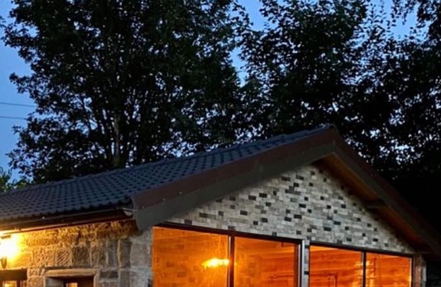 Cozy Owl Residence near Lanark sleeps 4