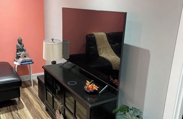 Cozy pace for your stay. Family Friendly, quite neighbourhood