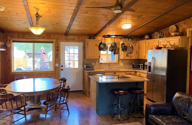 Cozy pet friendly home on fenced acreage