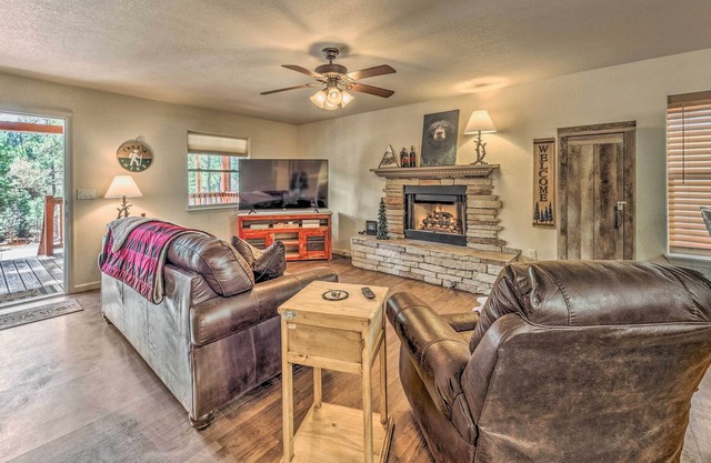Cozy & Pet-friendly Ruidoso Cabin w/ Private Deck!