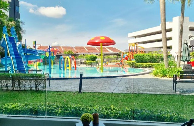 Cozy PoolSide Waterpark Manhattan Homestay Ipoh City3room NETFLIX