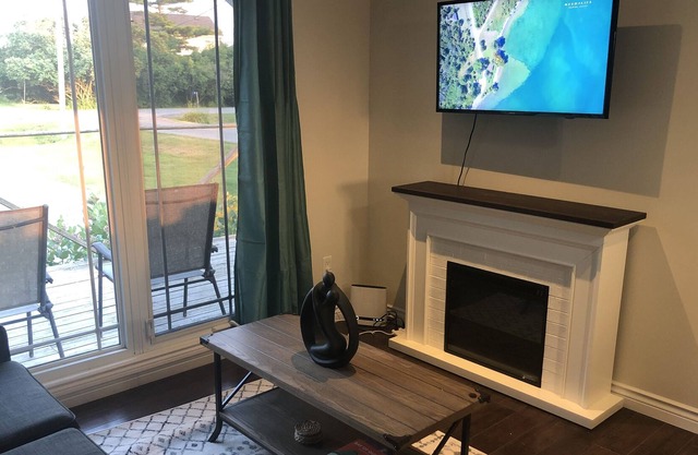 Cozy Prince Edward County Home w/ Sandbanks Pass Park, fire pit, and huge garden