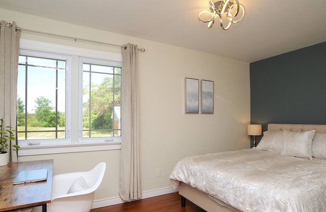 Cozy Prince Edward County Home w/ Sandbanks Pass Park, fire pit, and huge garden