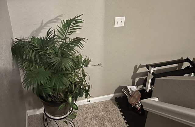 Cozy private 1 bedroom and private bathroom, close to the airport
