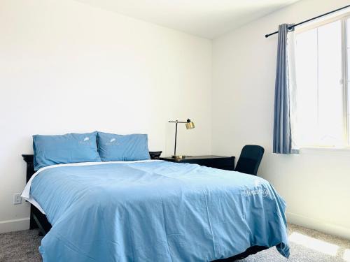 Cozy Private bedroom with private bathroom