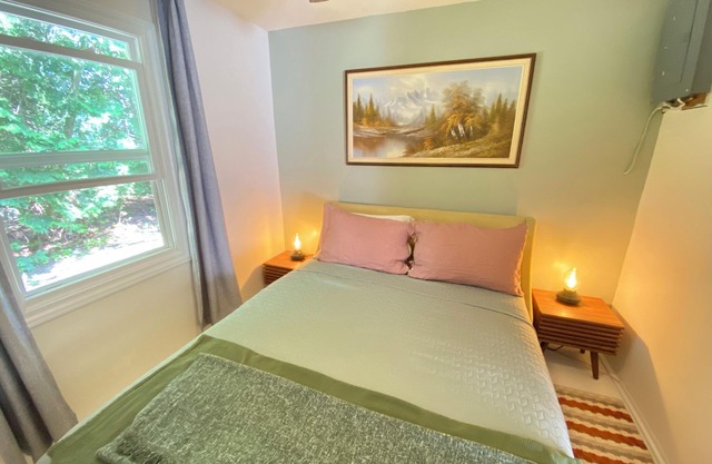 Cozy/private cabin located in Lions head beside Bruce trail!