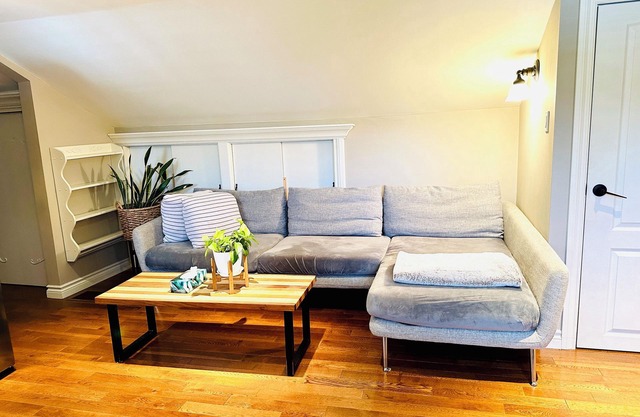 Bright & Private Loft Apartment Near Downtown Bowmanville
