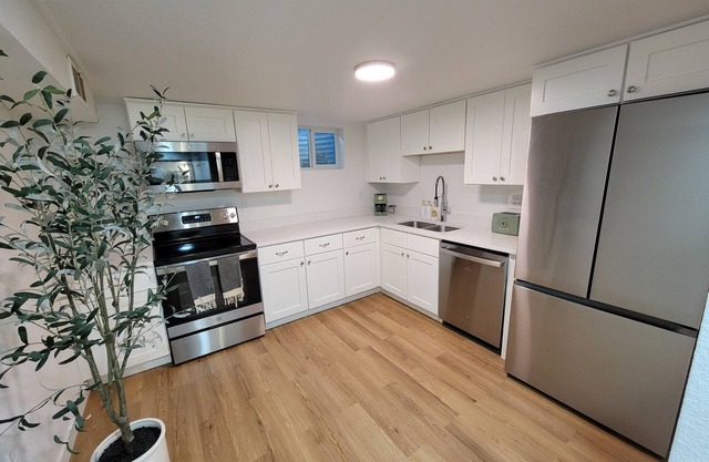 Cozy private retreat perfectly situated near Arvada, Denver, and Boulder!