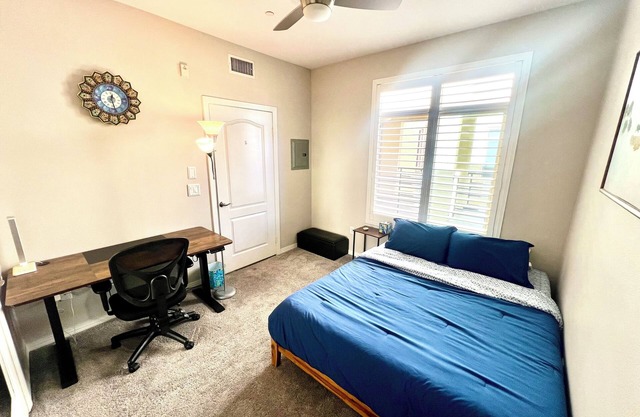 Cozy Private Room w/ En-Suite Bath - Resort Condo
