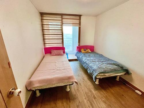 Cozy & Private Room with a View - foreigners only