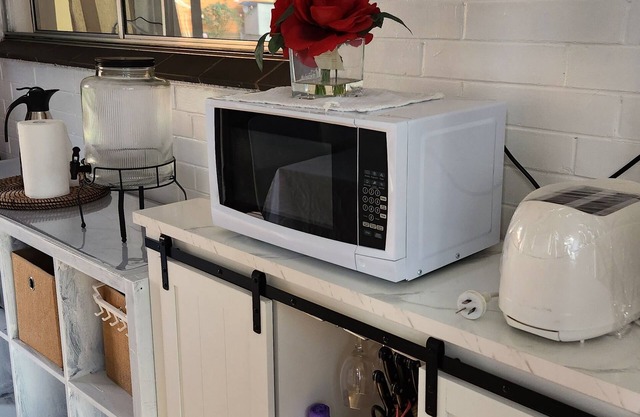 Cozy & Quiet Bungalow Retreat - Near Monash & The Glen