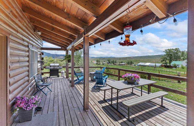 Cozy Ranch Cabin just outside Yampa