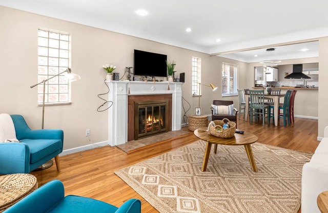 Cozy Ranch Home a Walk from St John's Hospital!