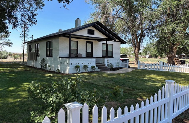 Cozy Ranch House
