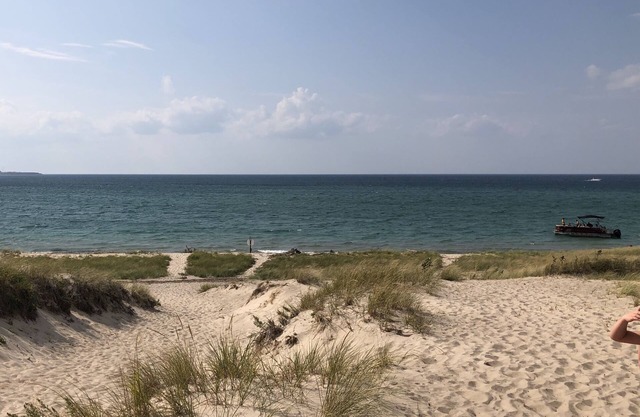 ¡BUENA UBICACIÓN! Puestas de sol, el lago Michigan a pocos pasos