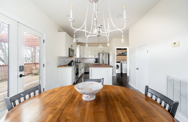 Cozy Remodeled House with Views | Prime Location by RedAwning