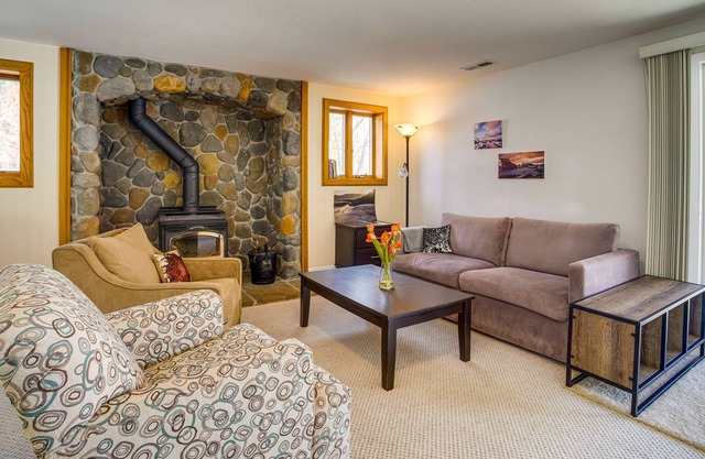Cozy Reno Vacation Rental ~ 9 Mi to Mt Rose!