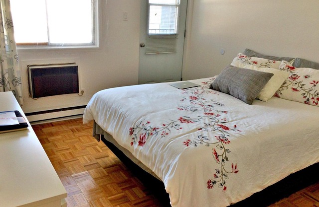 Cozy renovated 2 min from Metro