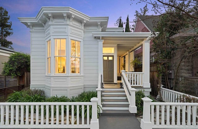 Beautifully renovated historic cottage in Napa