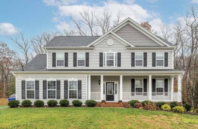 Cozy Retreat 5-BDR Home in Southern MD near Naval Base with WiFi
