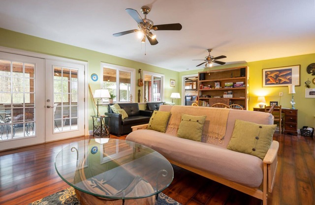 Cozy Retreat at Capps Lake