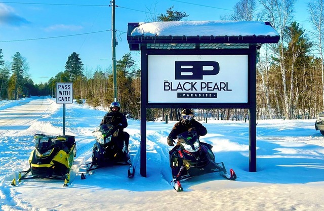 Cozy Retreat Near Town, Trails & Attractions – Your Gateway to Michigan’s UP