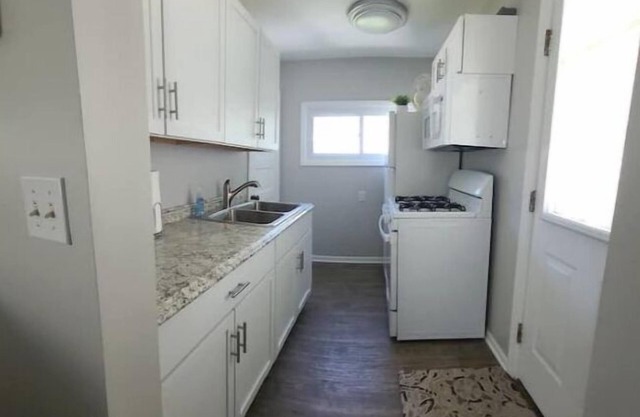 Cozy Riverfront Getaway 1BR + Sleeper Sofa