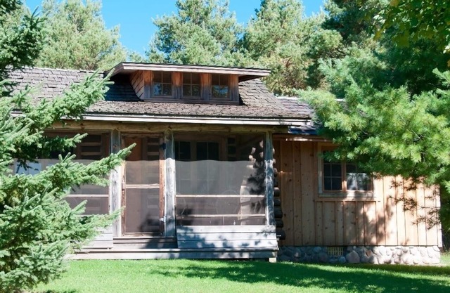 Acogedor, romántico, cabaña de madera.