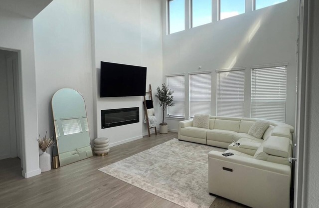 Cozy Room in a Modern Resort style House near PGA