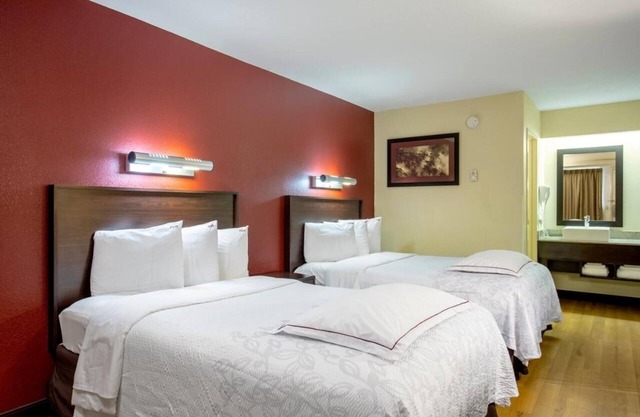 Cozy Room w/ Free Airport Shuttle and Cable TV – Ideal for Travelers