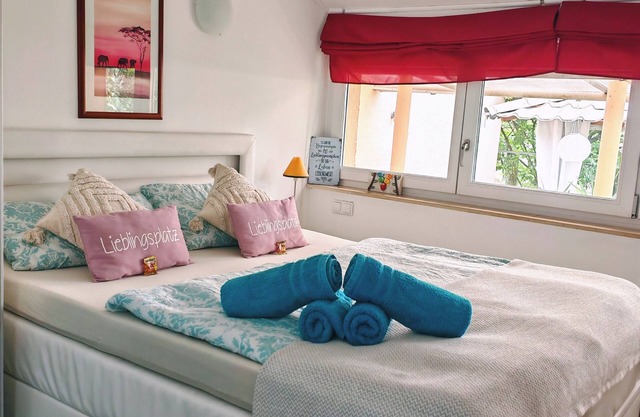 Cozy room with private bathroom in Hochdorf-Assenheim