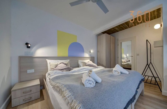 Cozy room with TV & WIFI located in Mosta