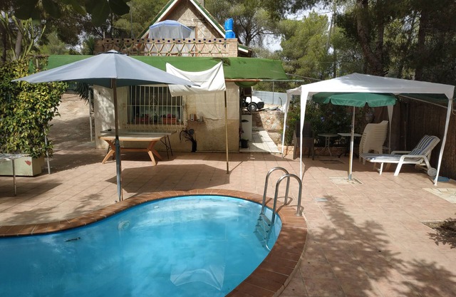 casa rural muy acogedora con piscina terraza situada a 10 minutos