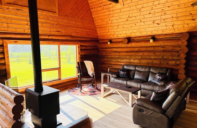 Cozy Rustic Cabin -spacious, golfing, fishing, hiking and ATV trails nearby.