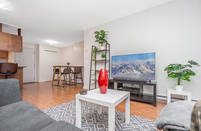 Cozy Rustic Haven near Downtown Abbotsford