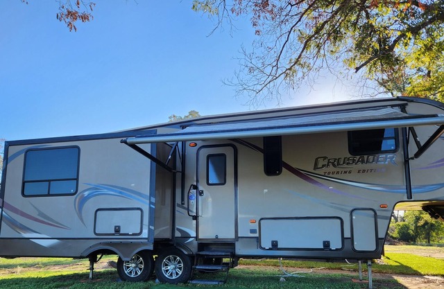 Cozy RV located near Bend, TX!