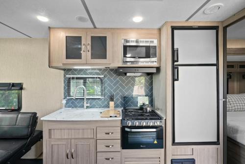 Cozy Rv Retreat Fast Wi-fi & Pet-friendly