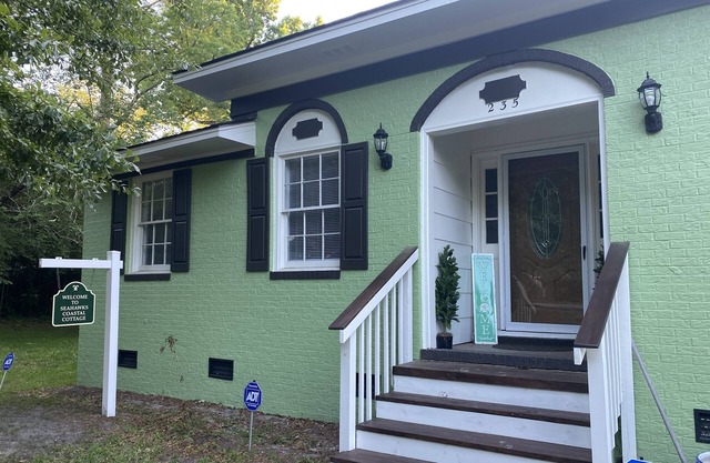Cozy Seahawks Coastal Cottage Close to Everything
