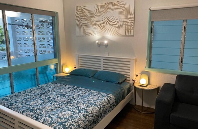 Cozy self contained studio near the boat club, 5 min to the beach